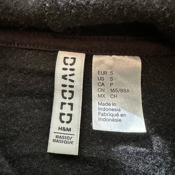 H&M Basic Crop Hoodie - Picture 3 of 4